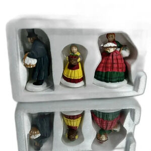 Dept 56 - The Spirit of Giving - Set of 3 - 58322 The Heritage Collection